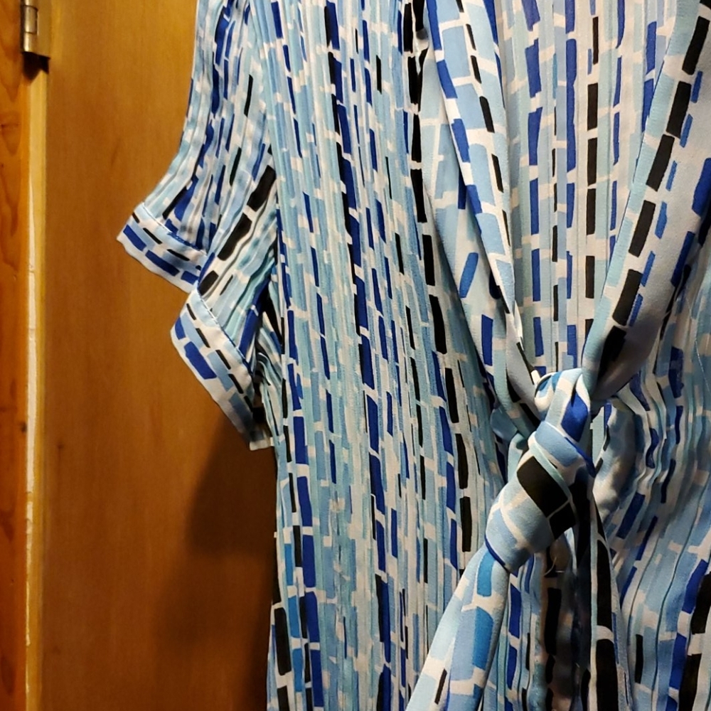 Blouse - Picture 2 of 5
